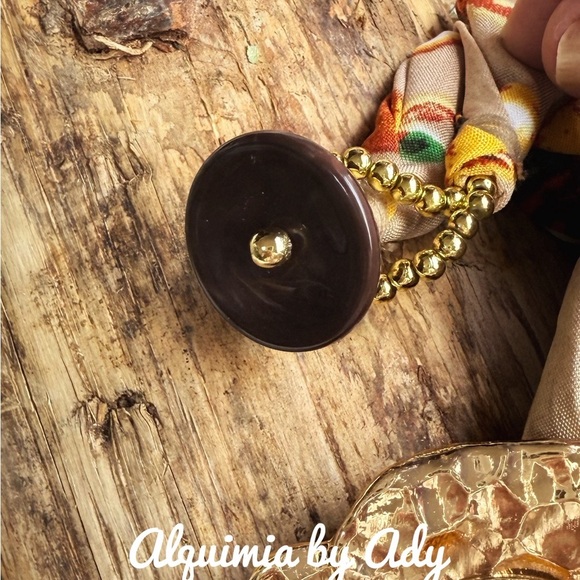 Floral fall colors scarf huge gold pendant necklace - Picture 5 of 5